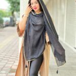 شال وارداتی دور طلایی مشکی مادام بلا