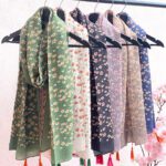 شال نخی طرح گل بابونه رنگی مادام بلا