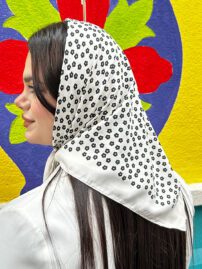 مینی اسکارف نخی طرح بابونه