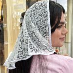 روسری سه گوش گیپور شال و ورسری مادام بلا