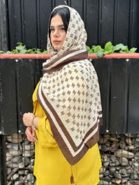 شال نخی میکس قهوه ای مادام بلا