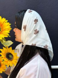 مینی اسکارف سفید رنگی