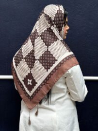 روسری نخی رنگی