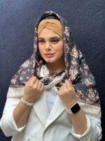 روسری گلدار نخی منگوله دار
