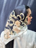 مینی اسکارف نخی کجراه