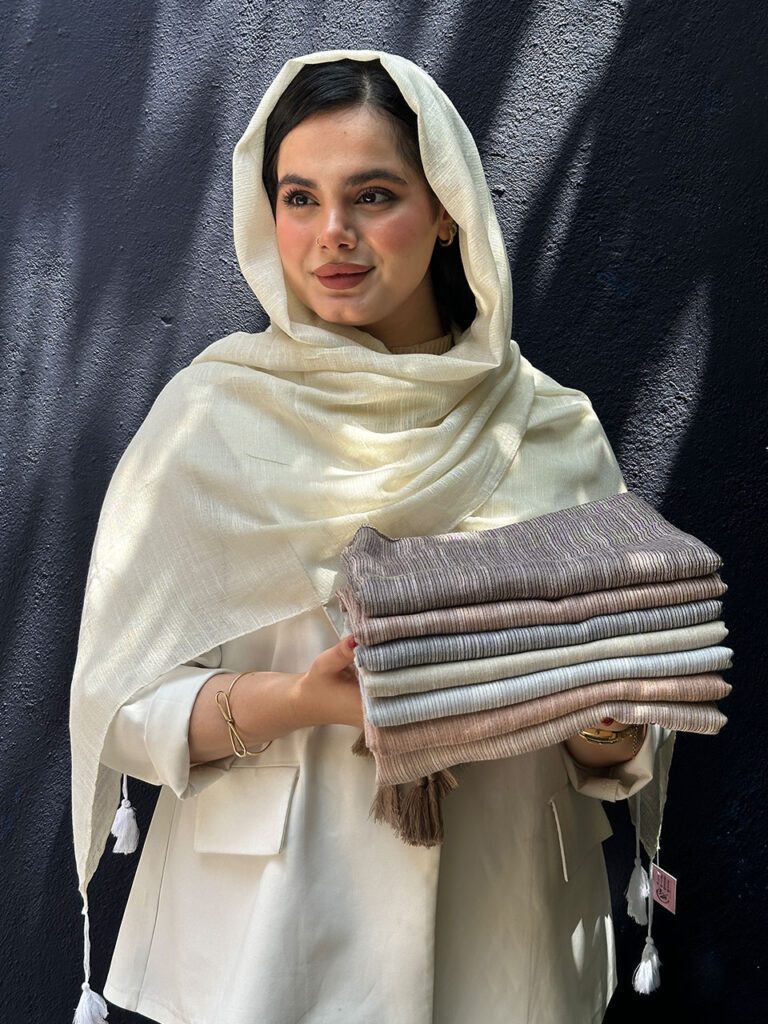 شال نخی کنفی تک رنگ زنانه