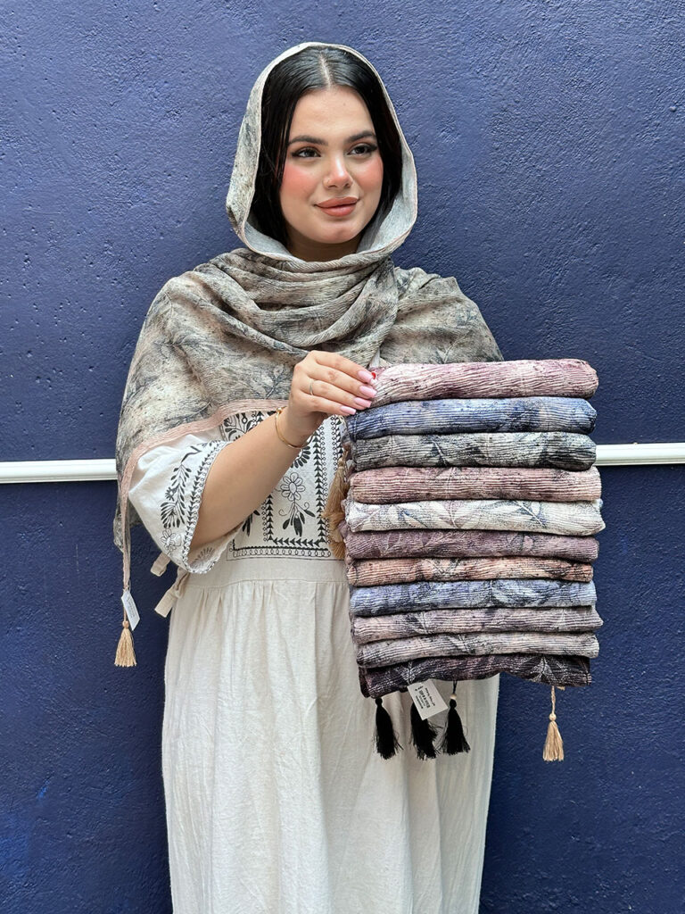 شال نخی طرحدار خنک برشکا