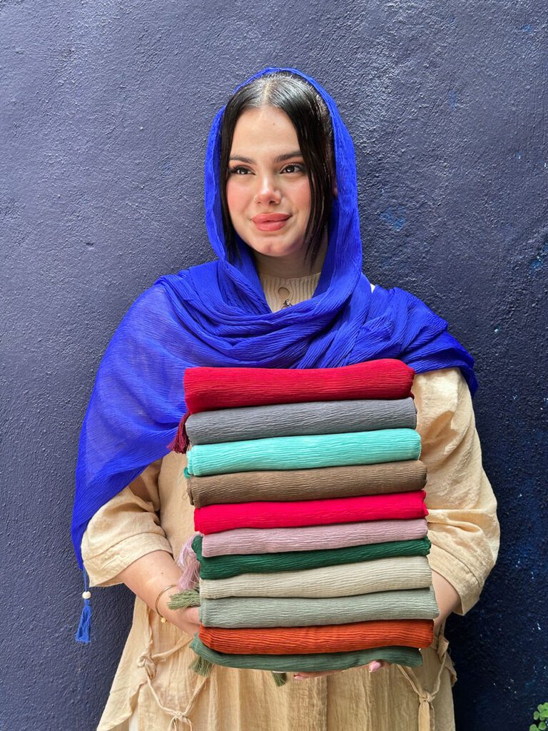 شال نخی کریشه تک رنگ شال مادام بلا