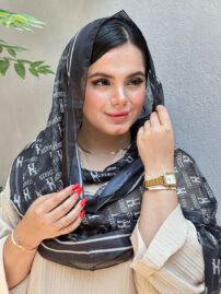 شال حریر طرحدار مشکی مادام بلا
