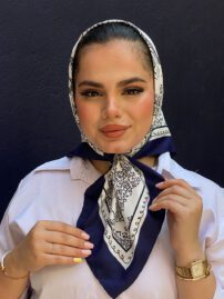 مینی اسکارف نخی کجراه
