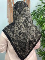 روسری نخی طرحدار سنتی مادام بلا