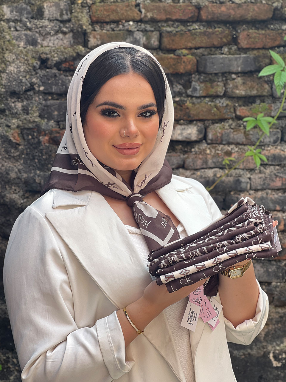 مینی اسکارف نخی قهوه ای