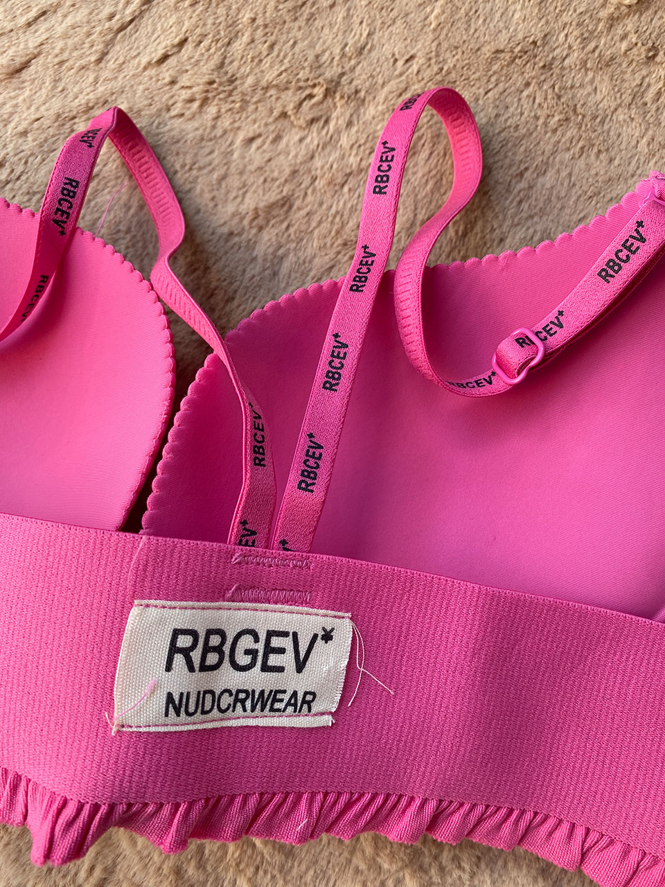 سوتین لیزری زنانه اسفنجی