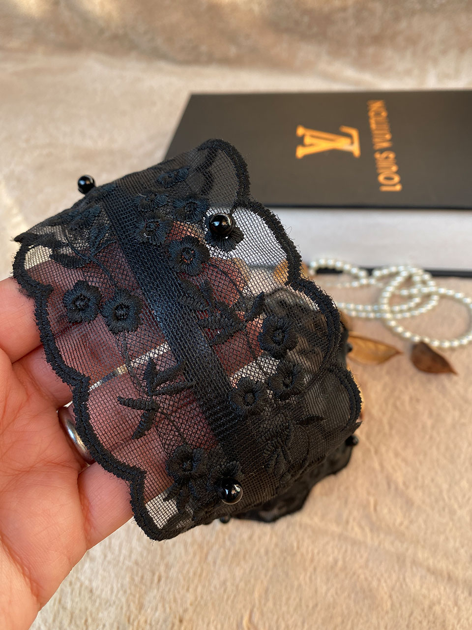 تل گیپوری مرواریدی مشکی