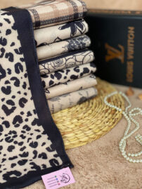 شال موهر مخمل کرم مشکی مادام بلا رشت