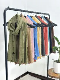 شال پاییزه تک رنگ زیپی مادام بلا