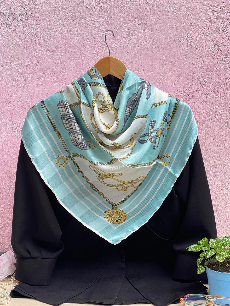 4564-3-min روسری نخی طرحدار زنانه