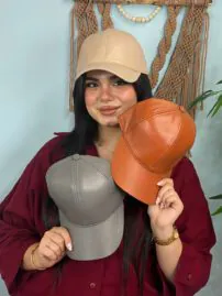 کلاه چرم پره دار تک رنگ مادام بلا