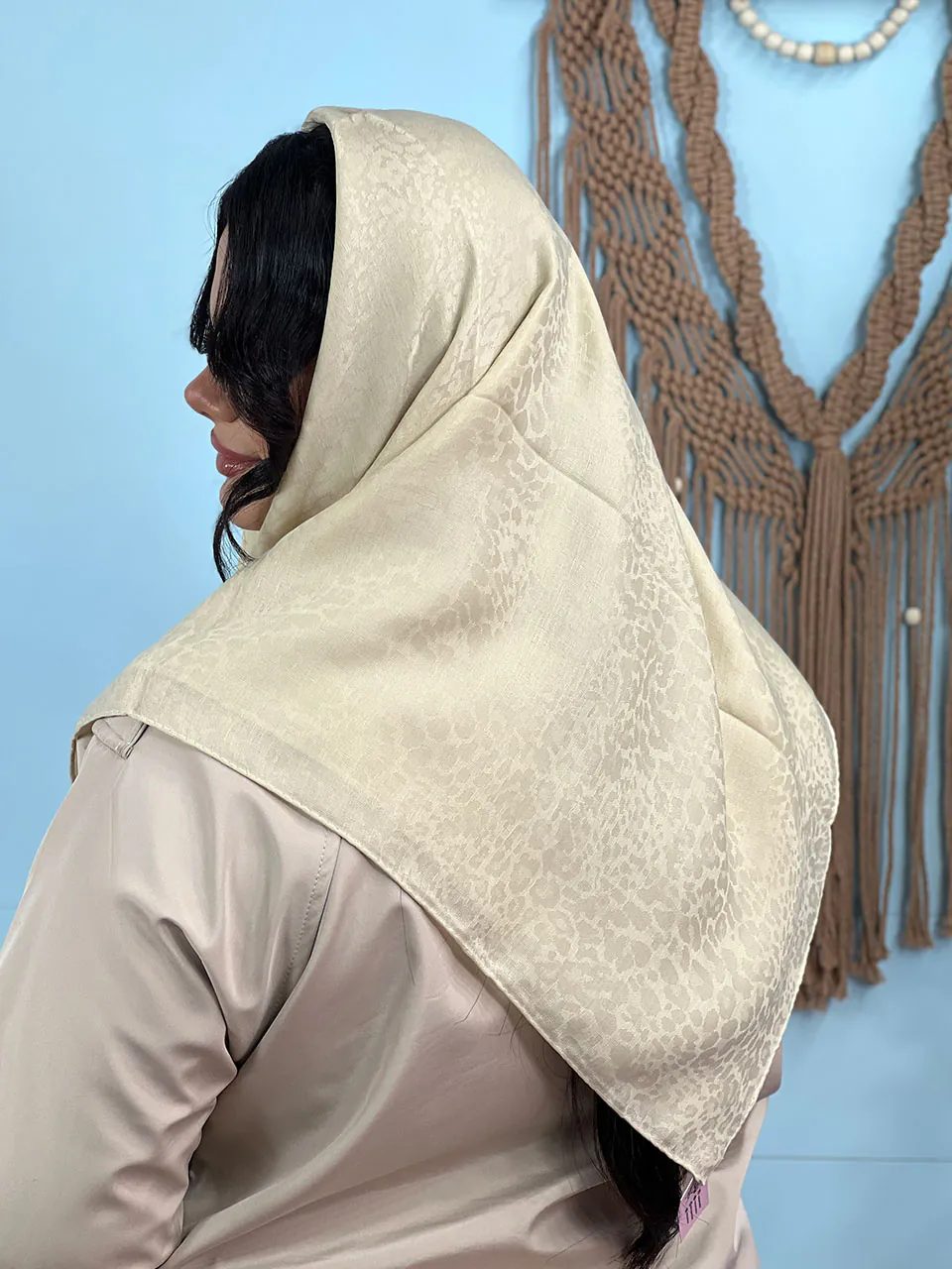 روسری نخی ژاکارد تک رنگ مادام بلا