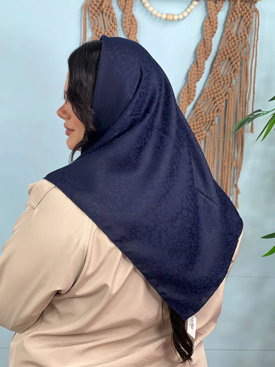 روسری نخی ژاکارد تک رنگ مادام بلا