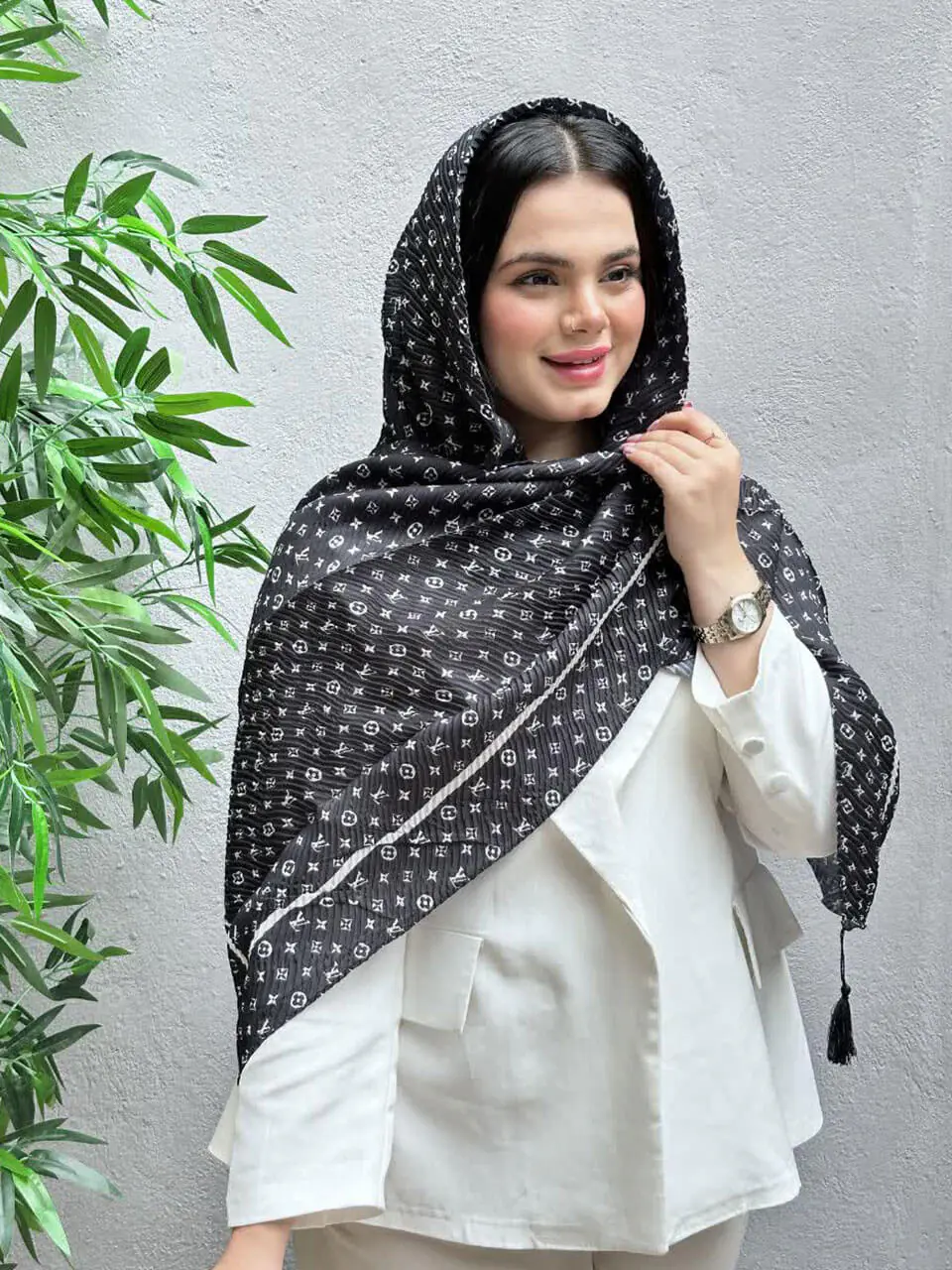 شال مارک پلیسه مشکی