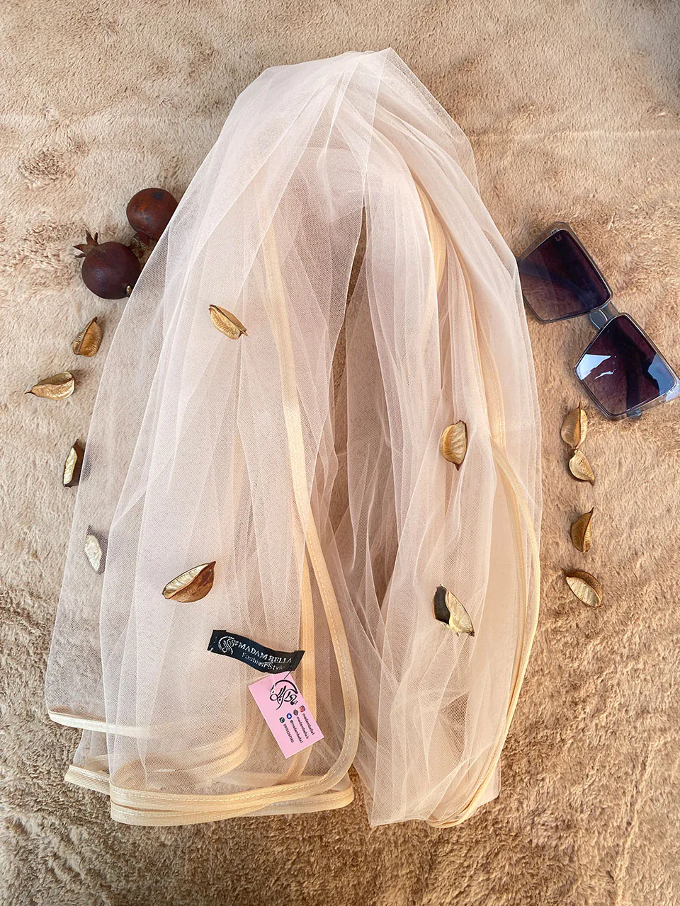 شال شیشه ای دور نوار توری مادام بلا