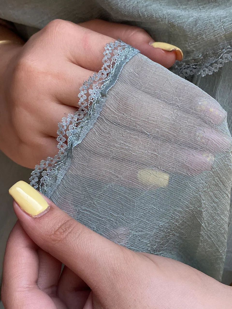 شال حریر پفکی وارداتی مادام بلا