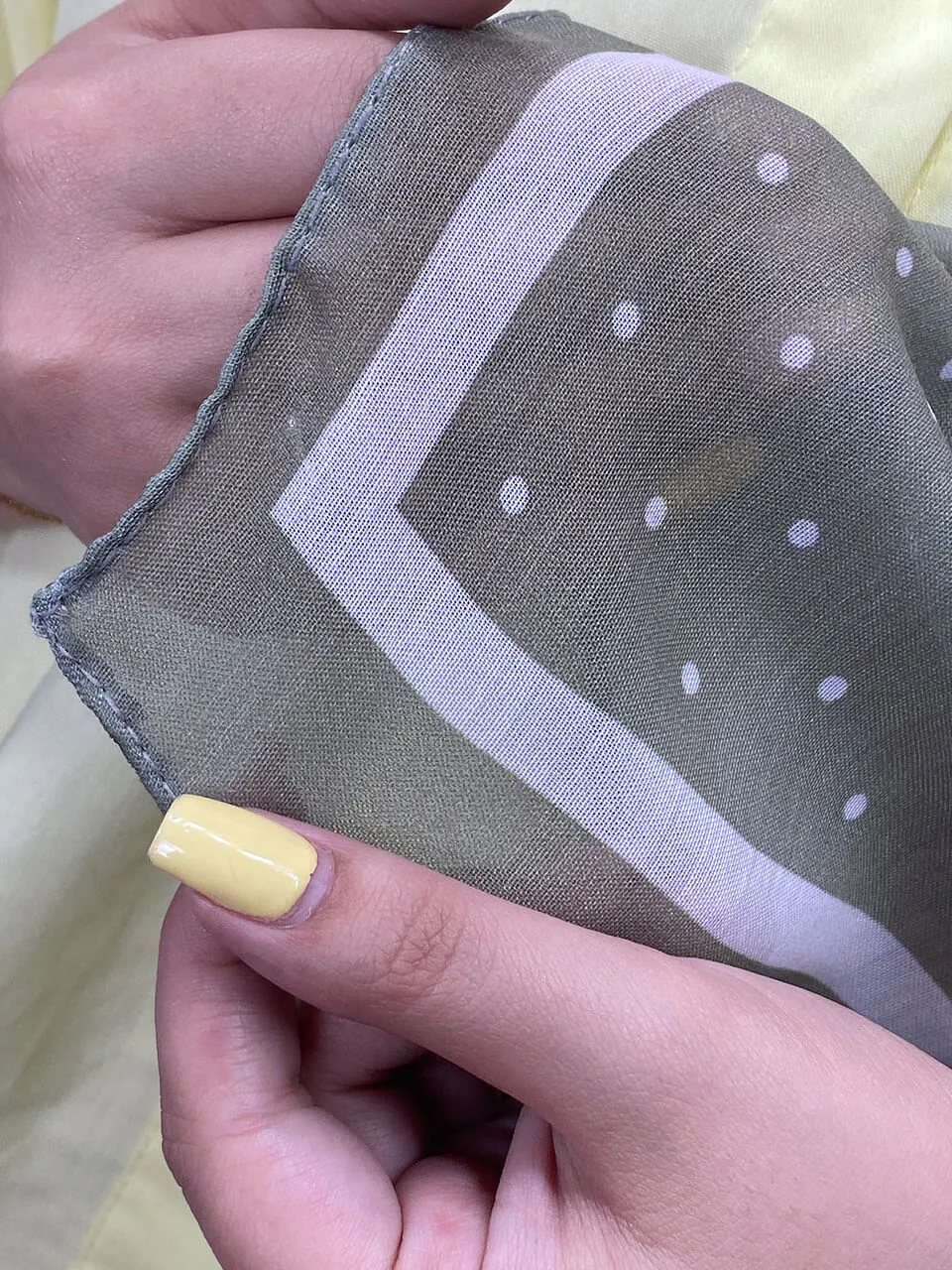 مینی اسکارف نخی توپی مادام بلا