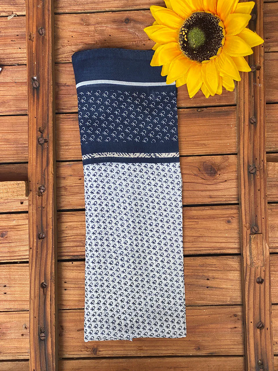 مینی اسکارف نخی طرحدار