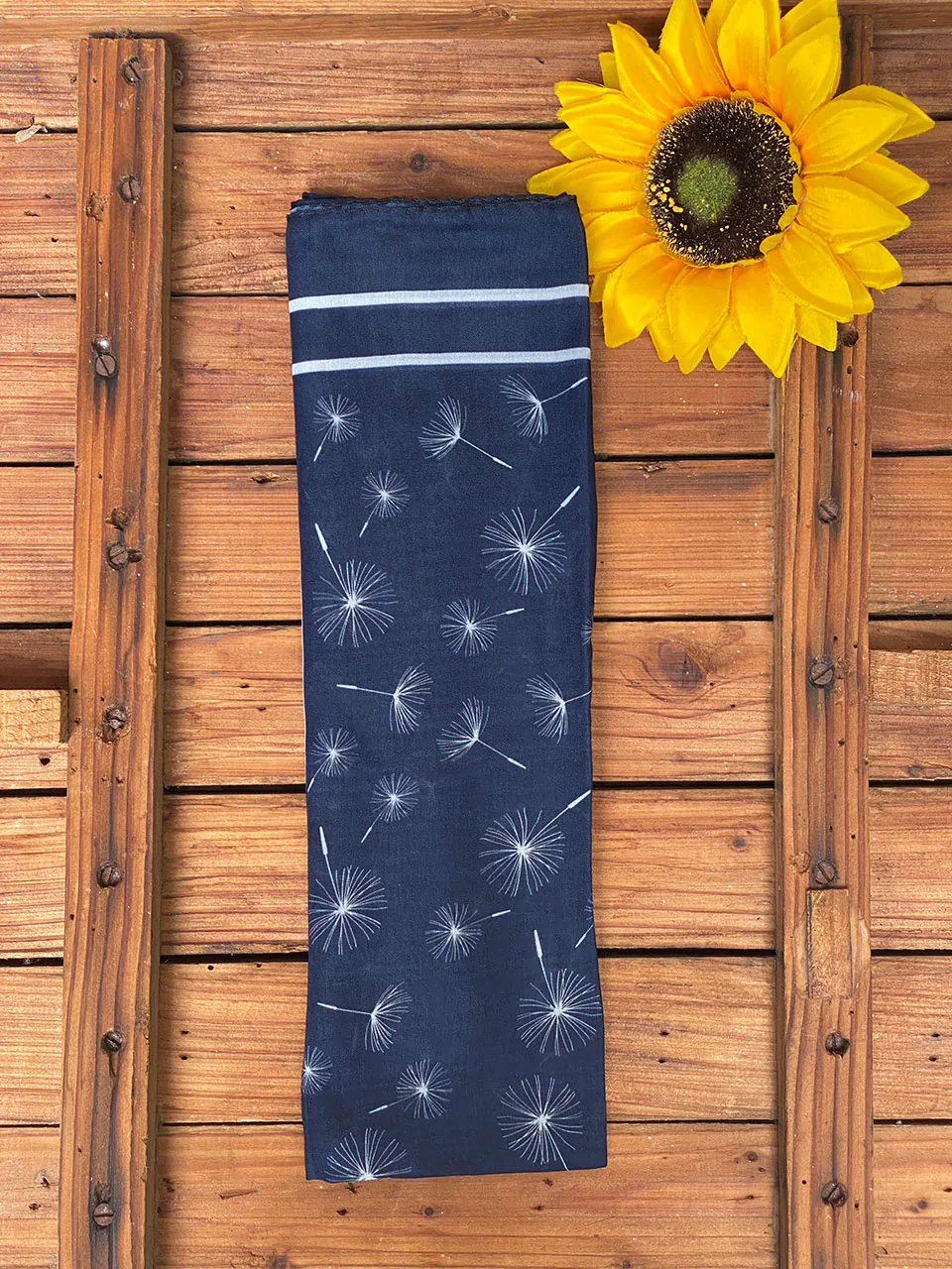 مینی اسکارف نخی طرحدار