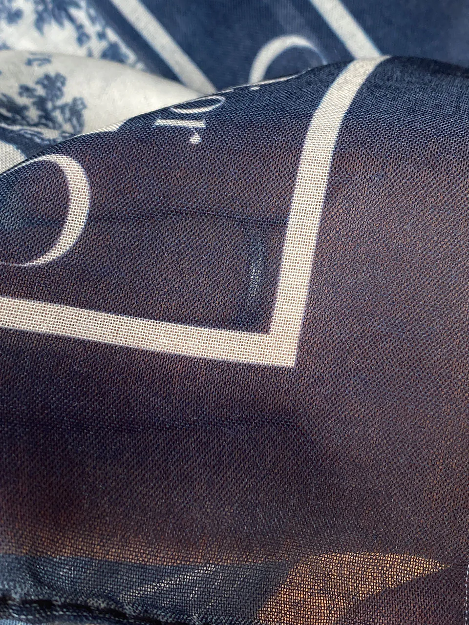 مینی اسکارف نخی طرحدار