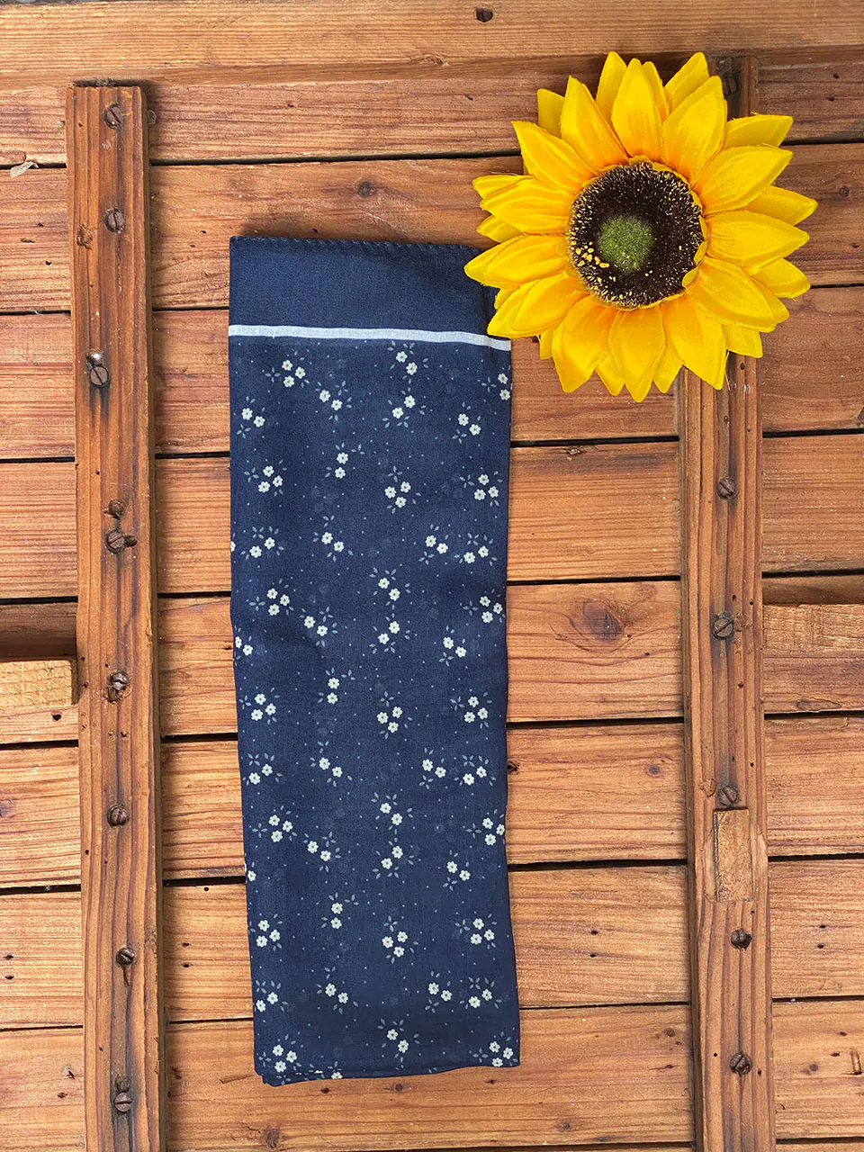 مینی اسکارف نخی طرحدار