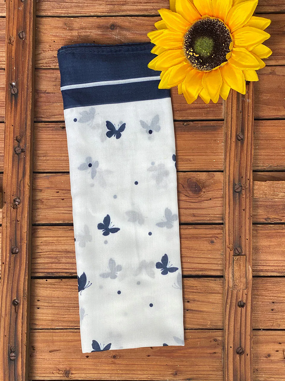 مینی اسکارف نخی طرحدار