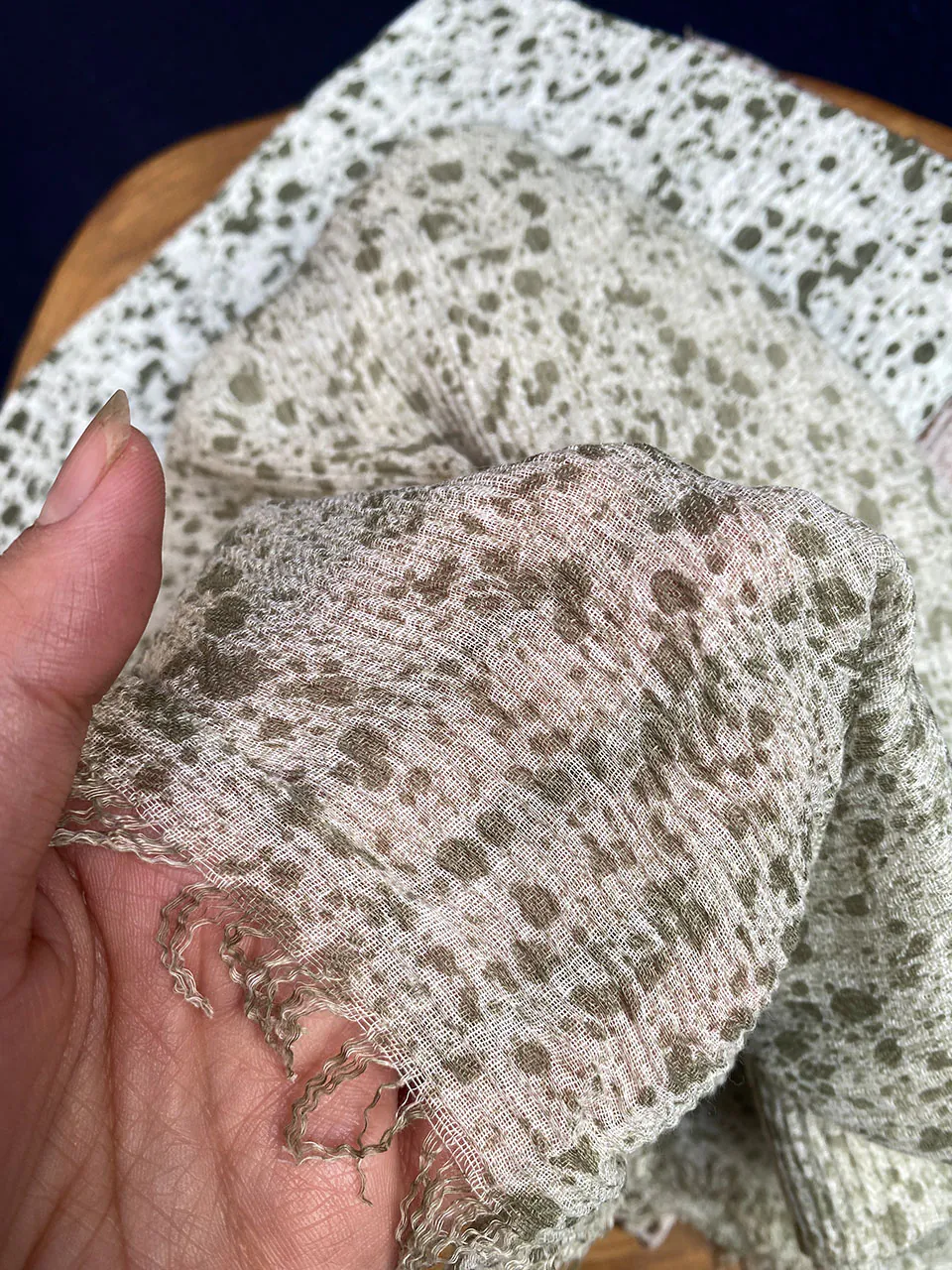 شال طرحدار نخی دورریش