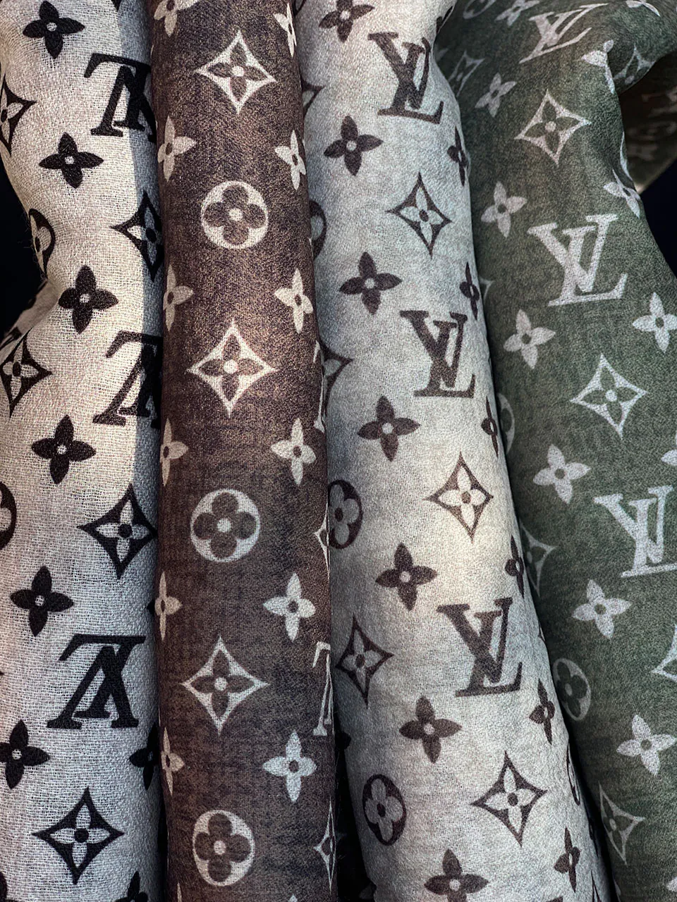 6755-5-min شال نخی لویی ویتون مادام بلا