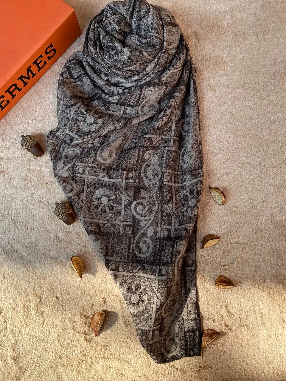 روسری لبه دست دوزی دخترانه