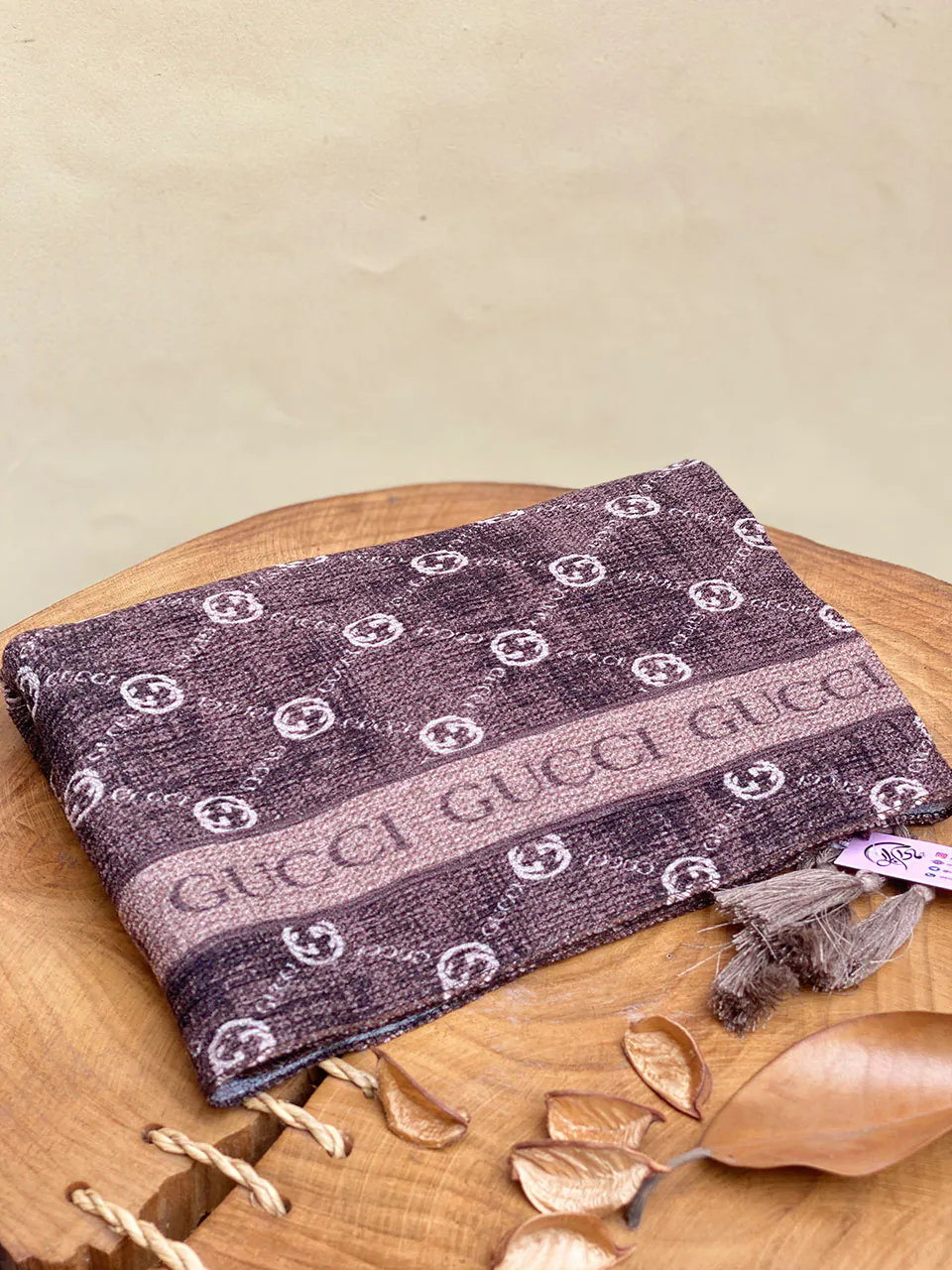 شال قهوه ای مارک برشکا