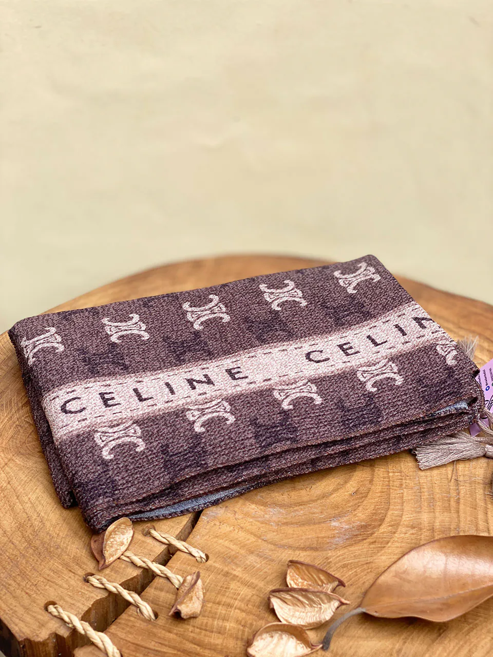 شال قهوه ای مارک برشکا