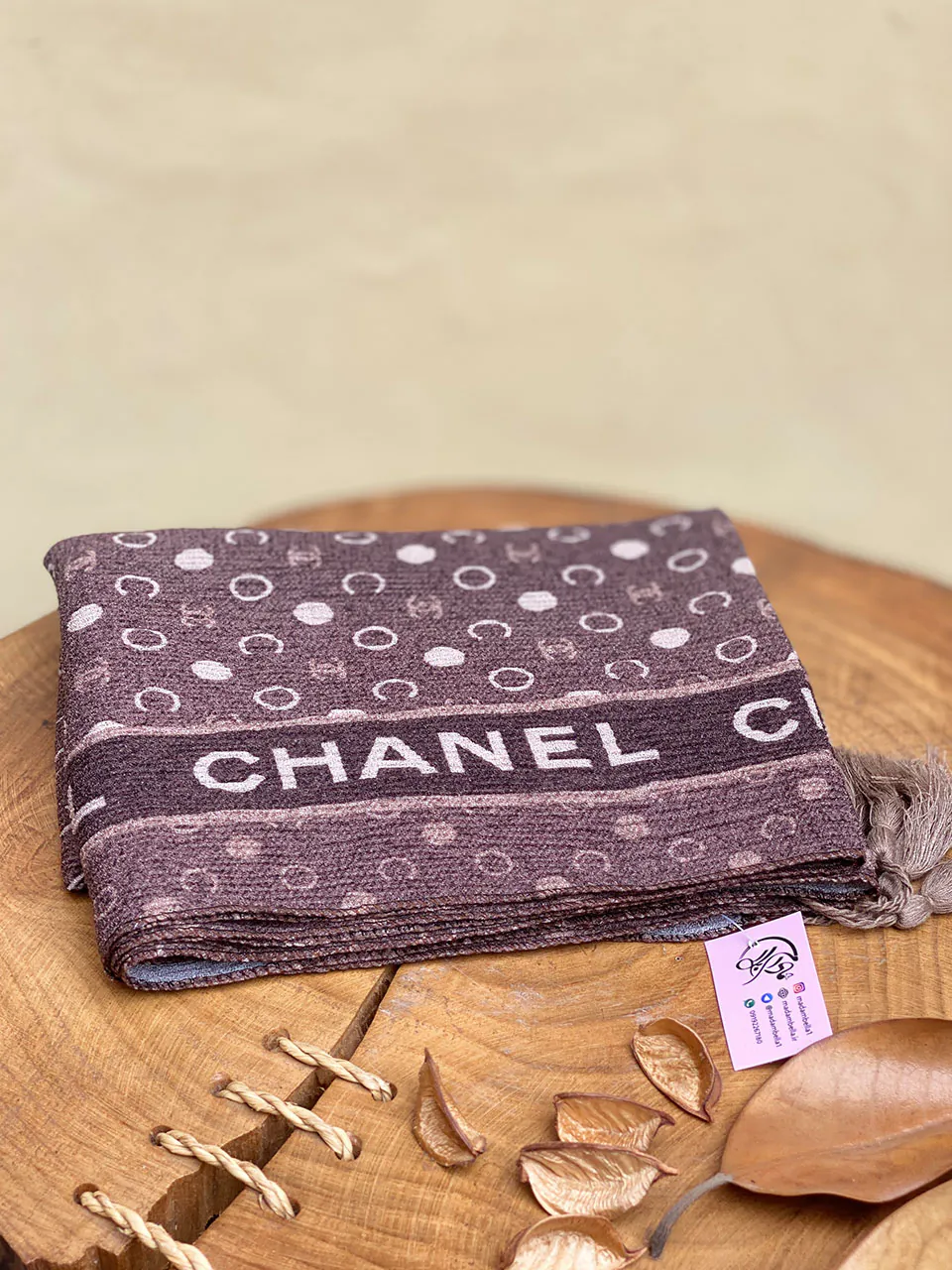 شال قهوه ای مارک برشکا