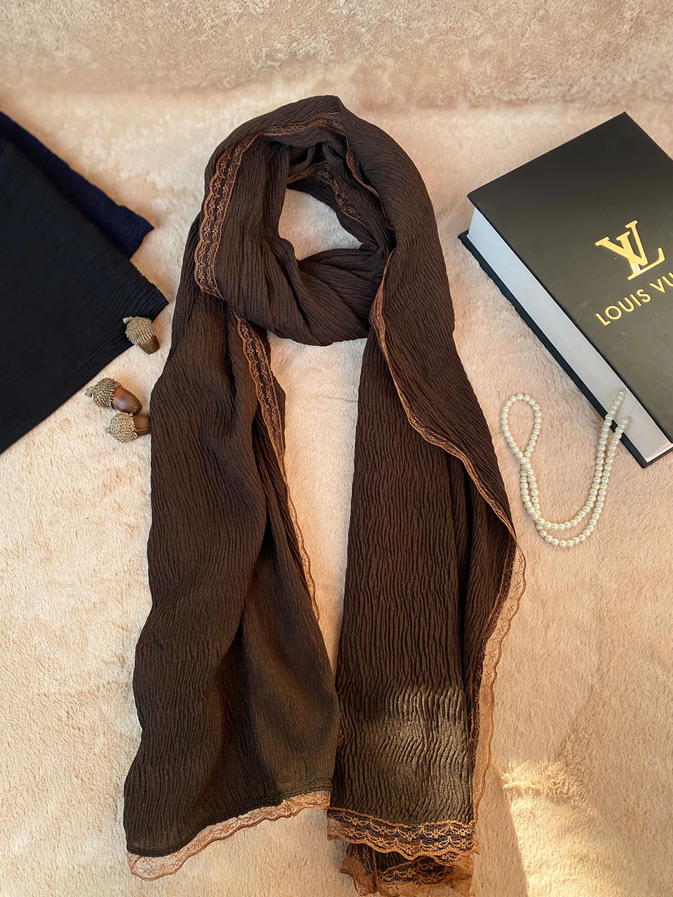 6832-1-min شال برشکا پلیسه ریز شال مادام بلا