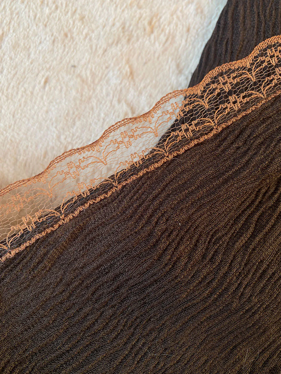 شال برشکا پلیسه ریز شال مادام بلا