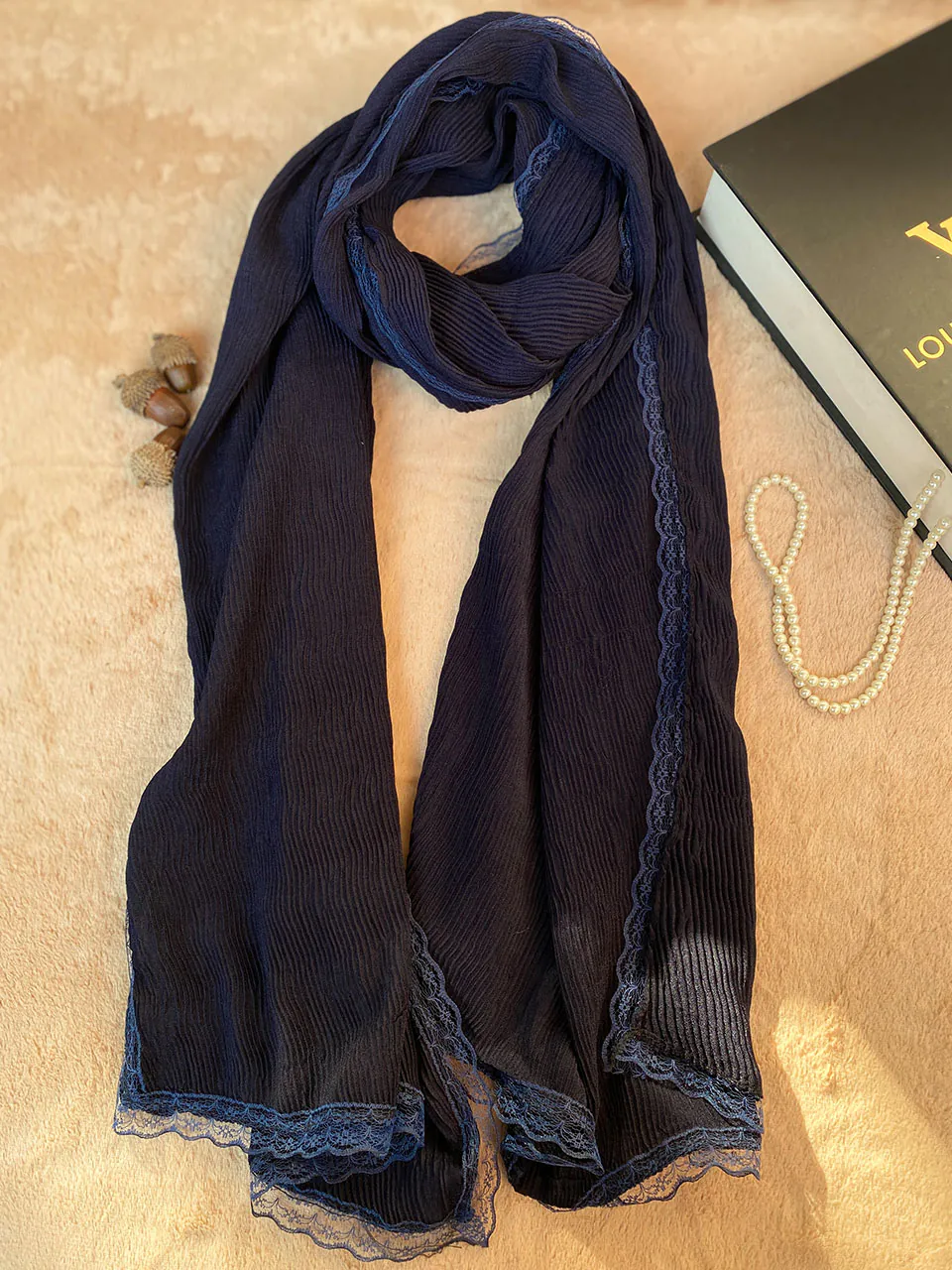 شال برشکا پلیسه ریز شال مادام بلا