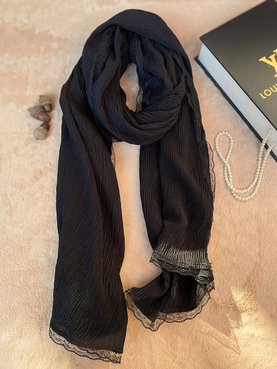 شال برشکا پلیسه ریز شال مادام بلا