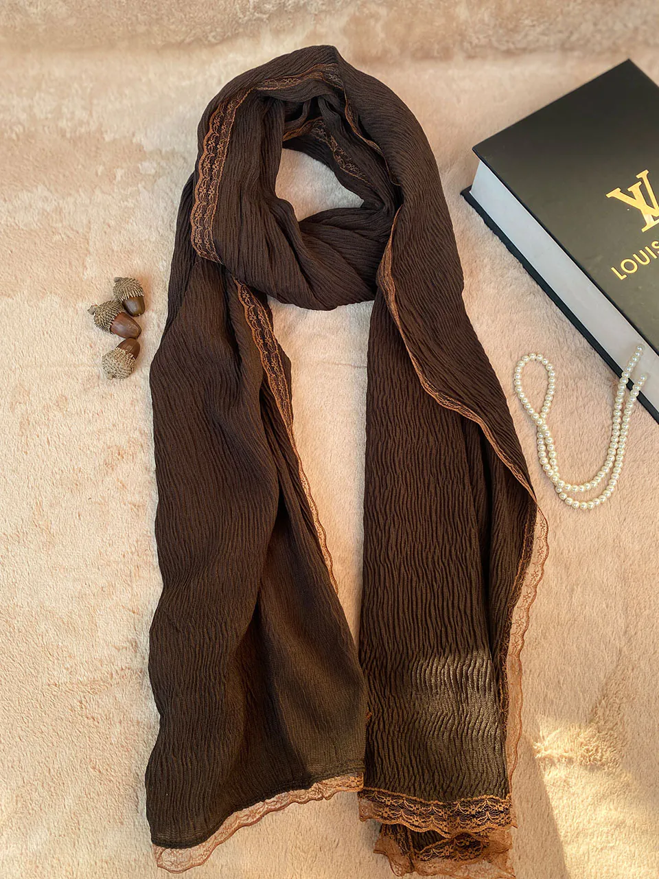 شال برشکا پلیسه ریز شال مادام بلا