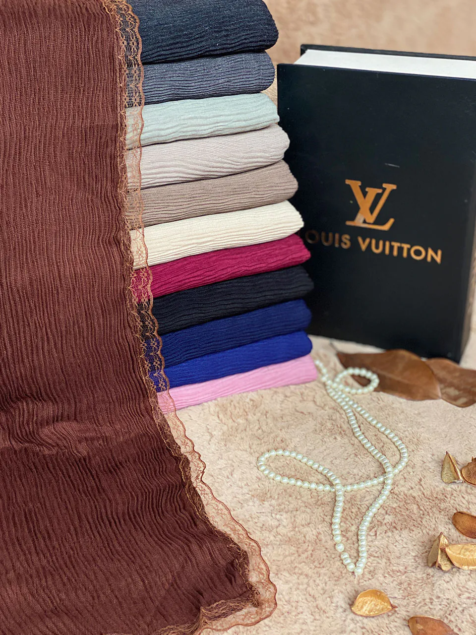 شال برشکا پلیسه ریز شال مادام بلا