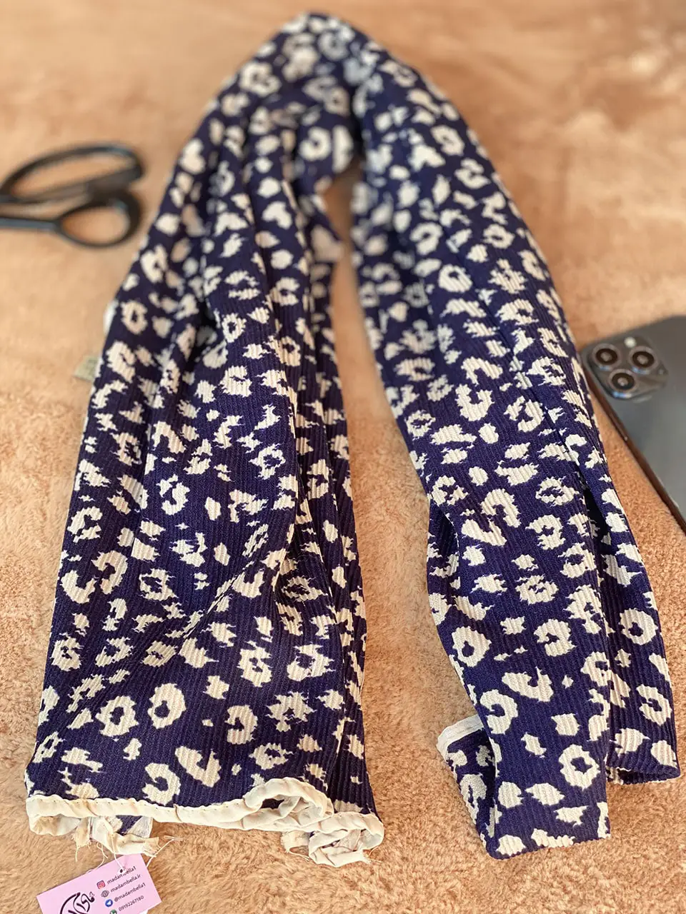 شال پلیسه پلنگی دور گان مادام بلا