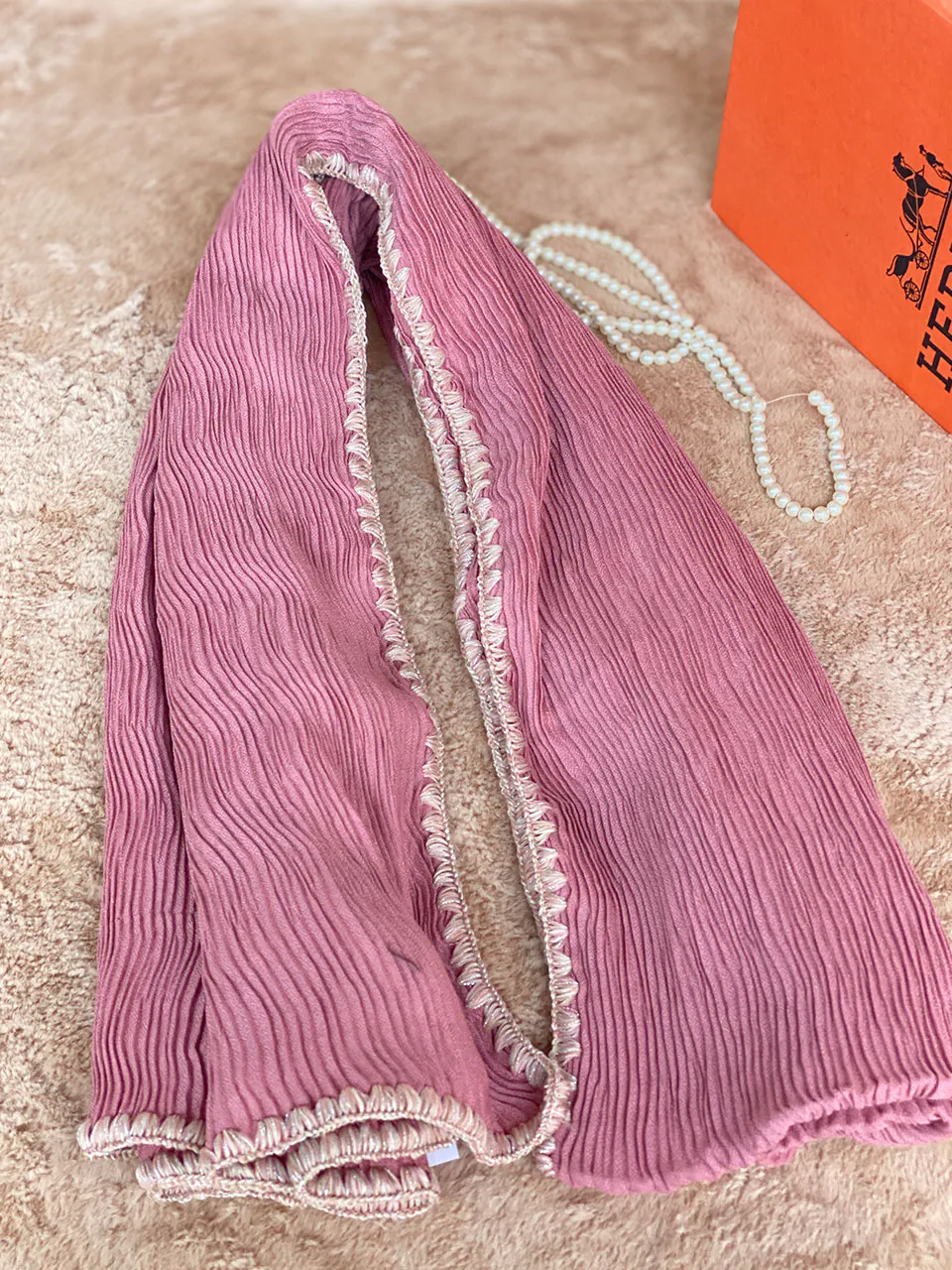 شال پلیسه دور بافت