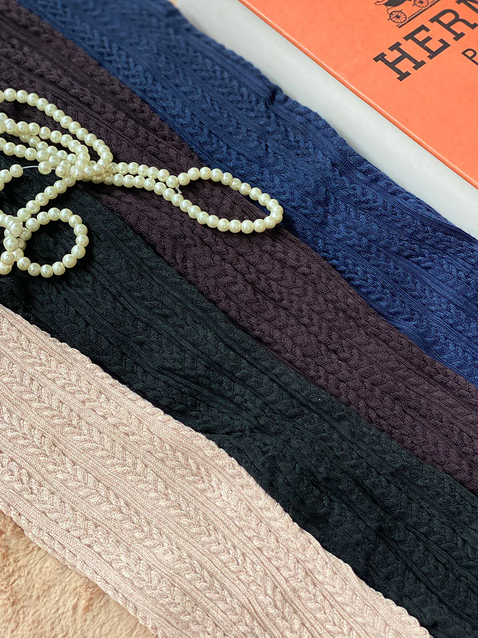 جوراب شلواری گندمی مادام بلا