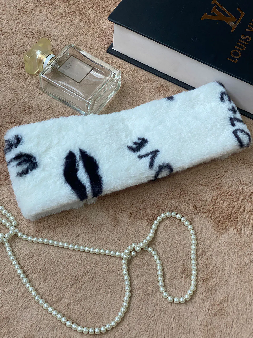 هدبند خز روسی طرحدار فروشگاه مادام بلا رشت