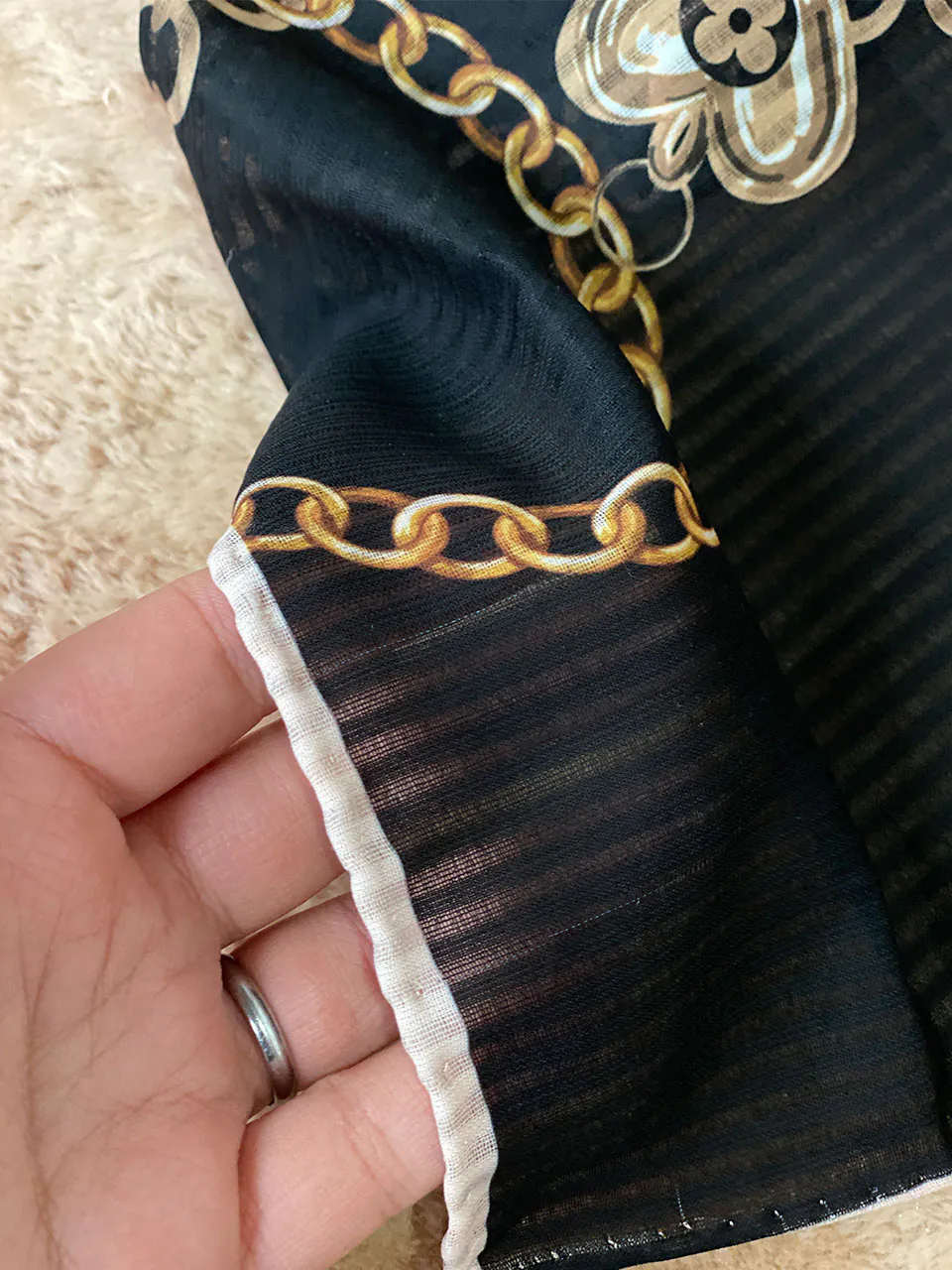 روسری کرپ حریر طرحدار زنانه